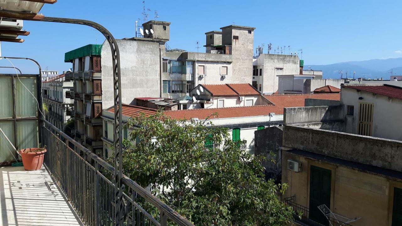 Il Tuppo - Al Centro In Cima Apartment Месина Екстериор снимка