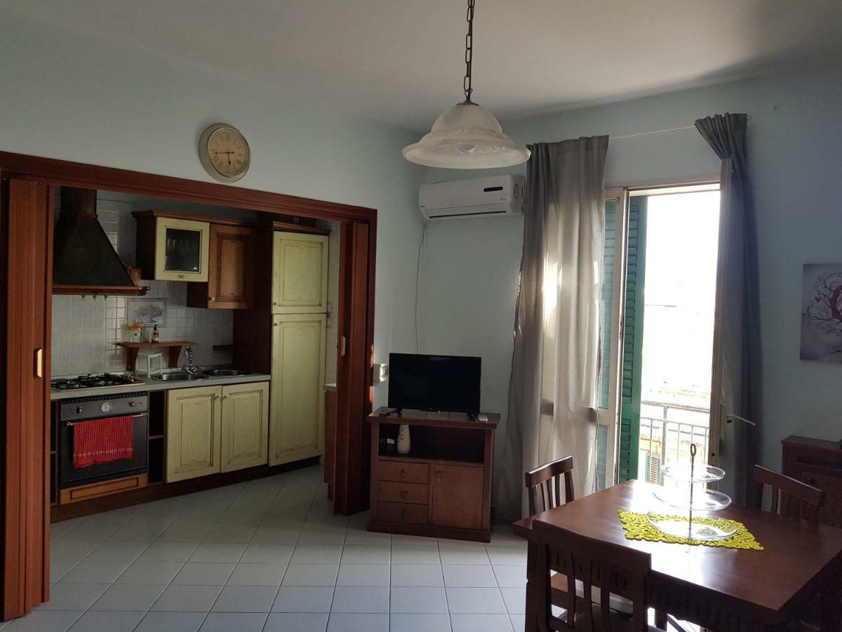 Il Tuppo - Al Centro In Cima Apartment Месина Екстериор снимка