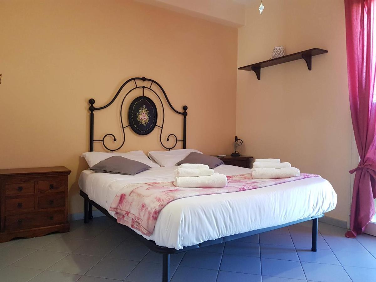 Il Tuppo - Al Centro In Cima Apartment Месина Екстериор снимка