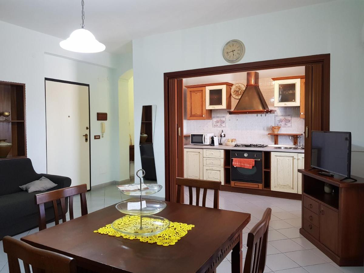 Il Tuppo - Al Centro In Cima Apartment Месина Екстериор снимка